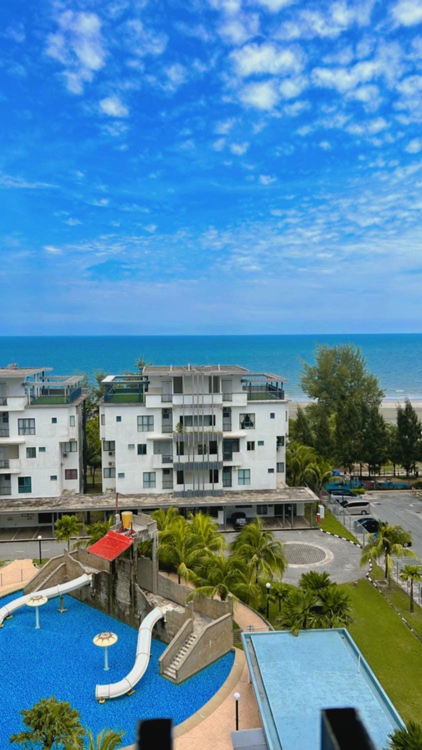 Swiss Garden Residence Pool Sea view Beach Resort LUXURY apartment & FaMiLy SUITE Apartment in Terengganu, Malaysia