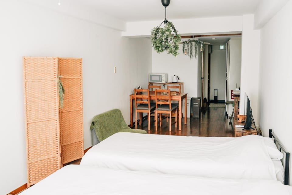 Bed, Living room, Photo of the whole room, Dining area, Bedroom