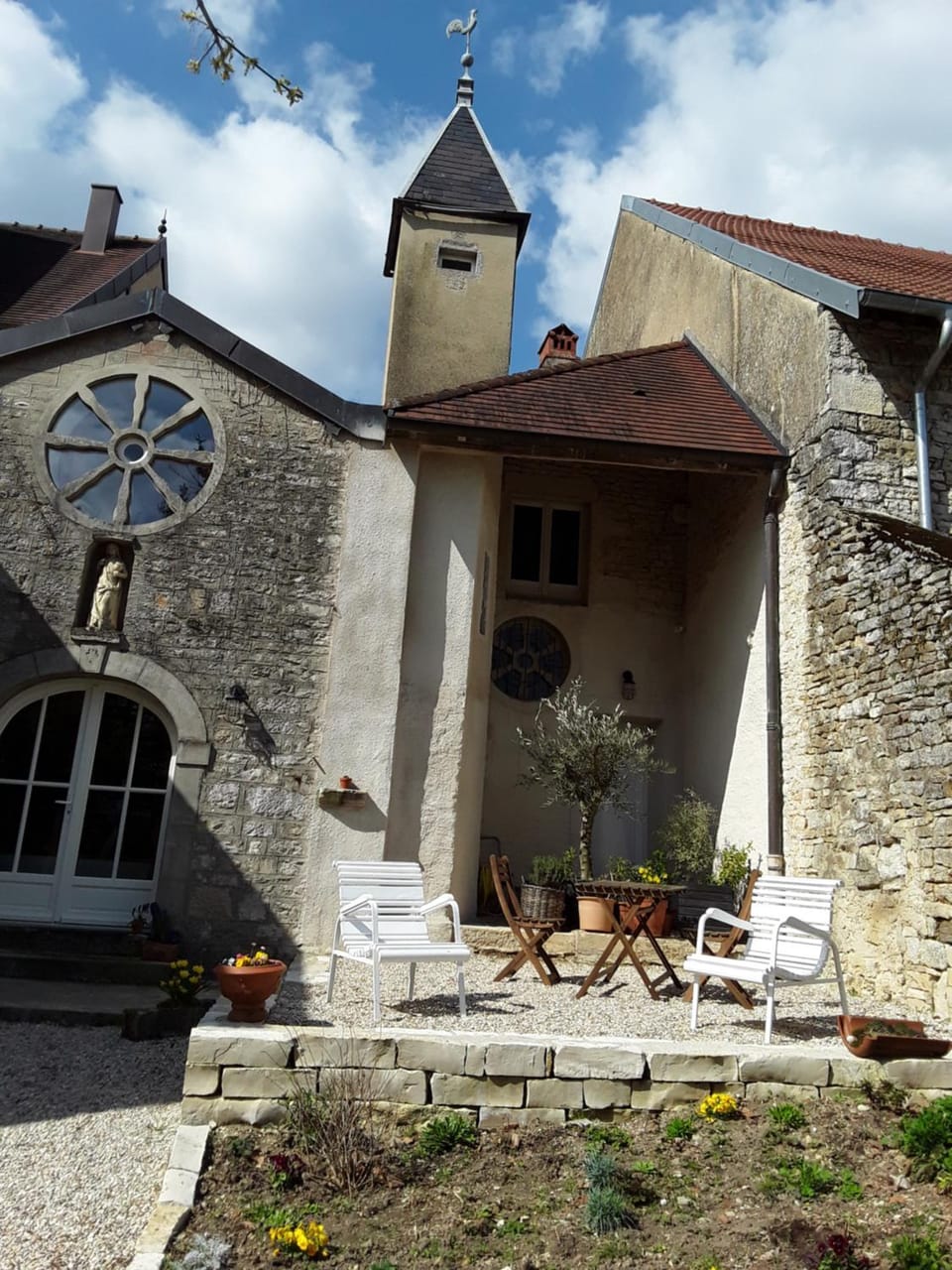 Patio, Facade/entrance