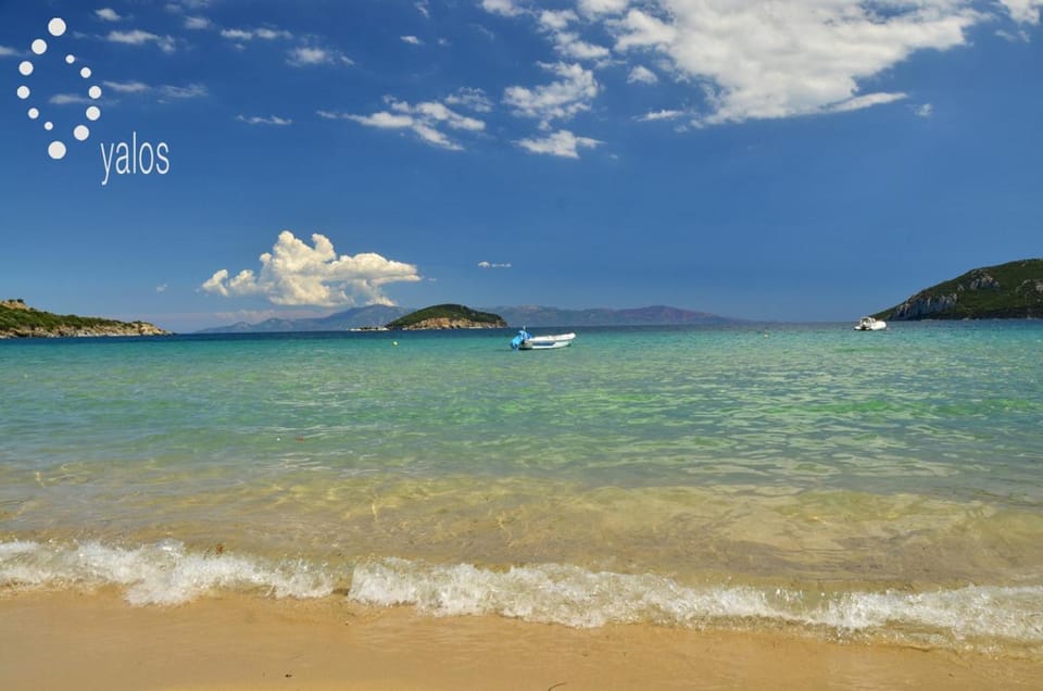 Neighbourhood, Beach, On site