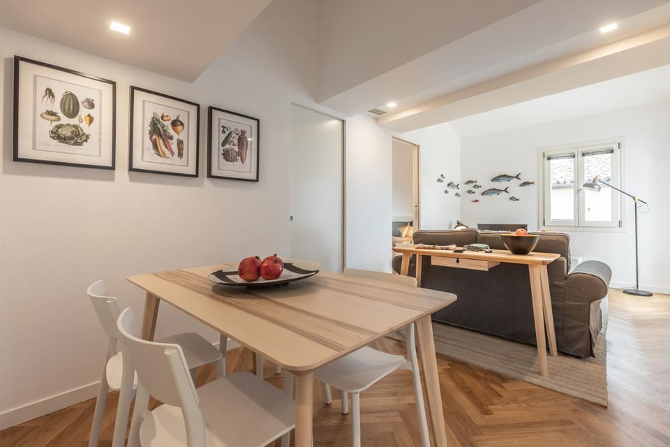 Coffee/tea facilities, Other, Decorative detail, Dining area