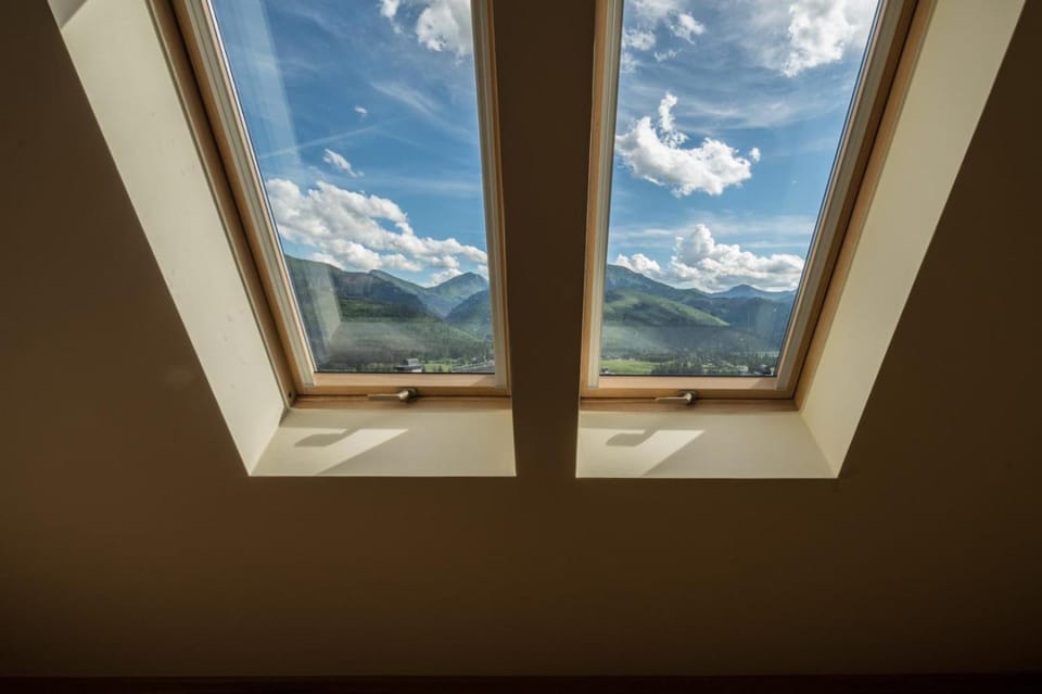 Day, Bedroom, Mountain view