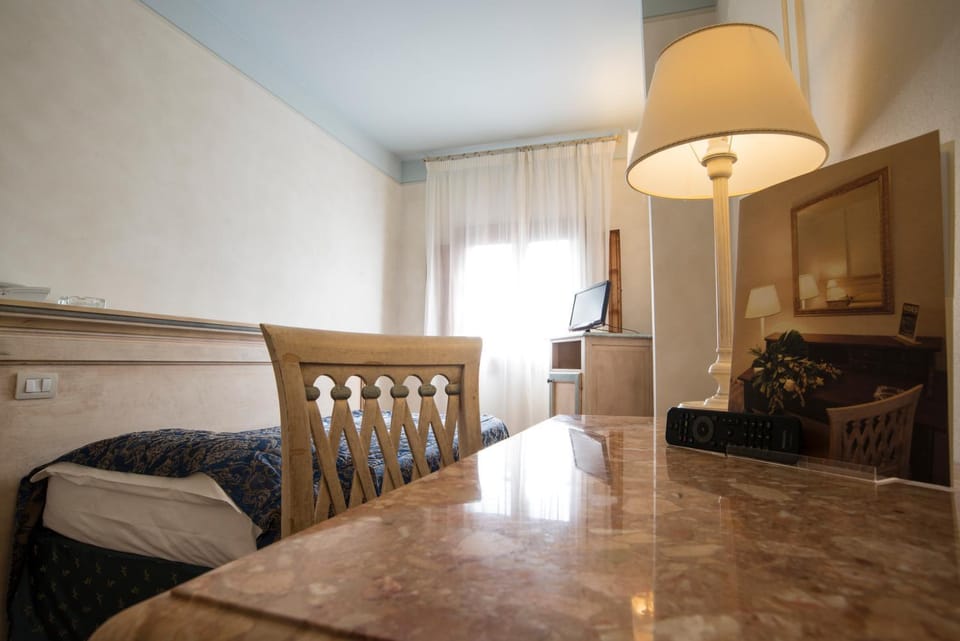 Park Hotel Santa Maria a Monte Hotel in Tuscany