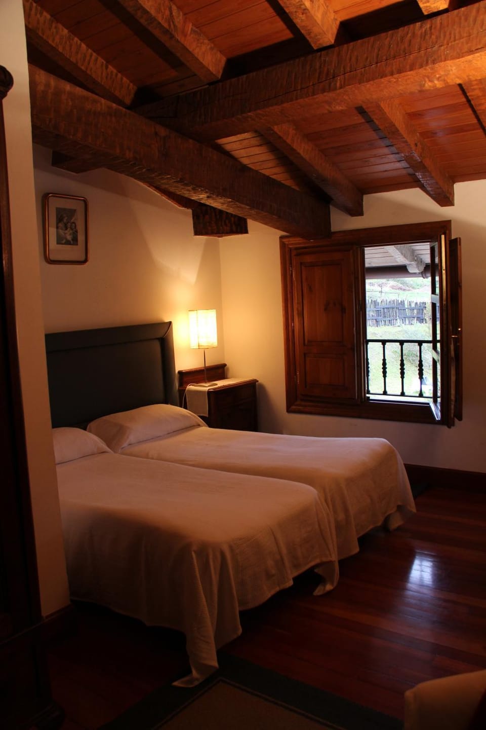 Day, Photo of the whole room