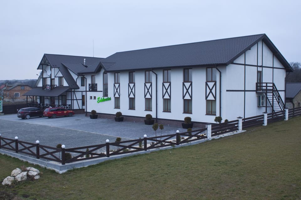 Facade/entrance, Parking