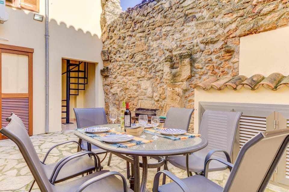 Patio, Dining area