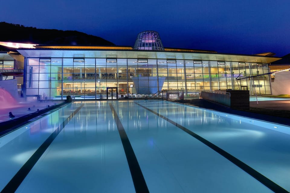 Night, Spa and wellness centre/facilities, Pool view, Swimming pool