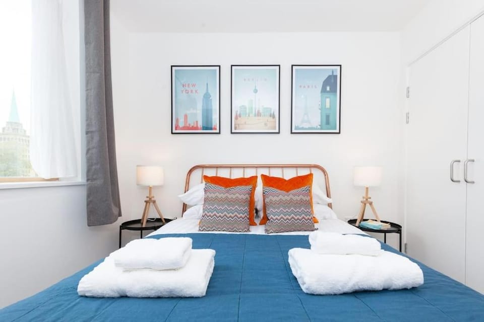 Oxfordshire Living - The Tolkien Apartment - Oxford Apartment in Oxford