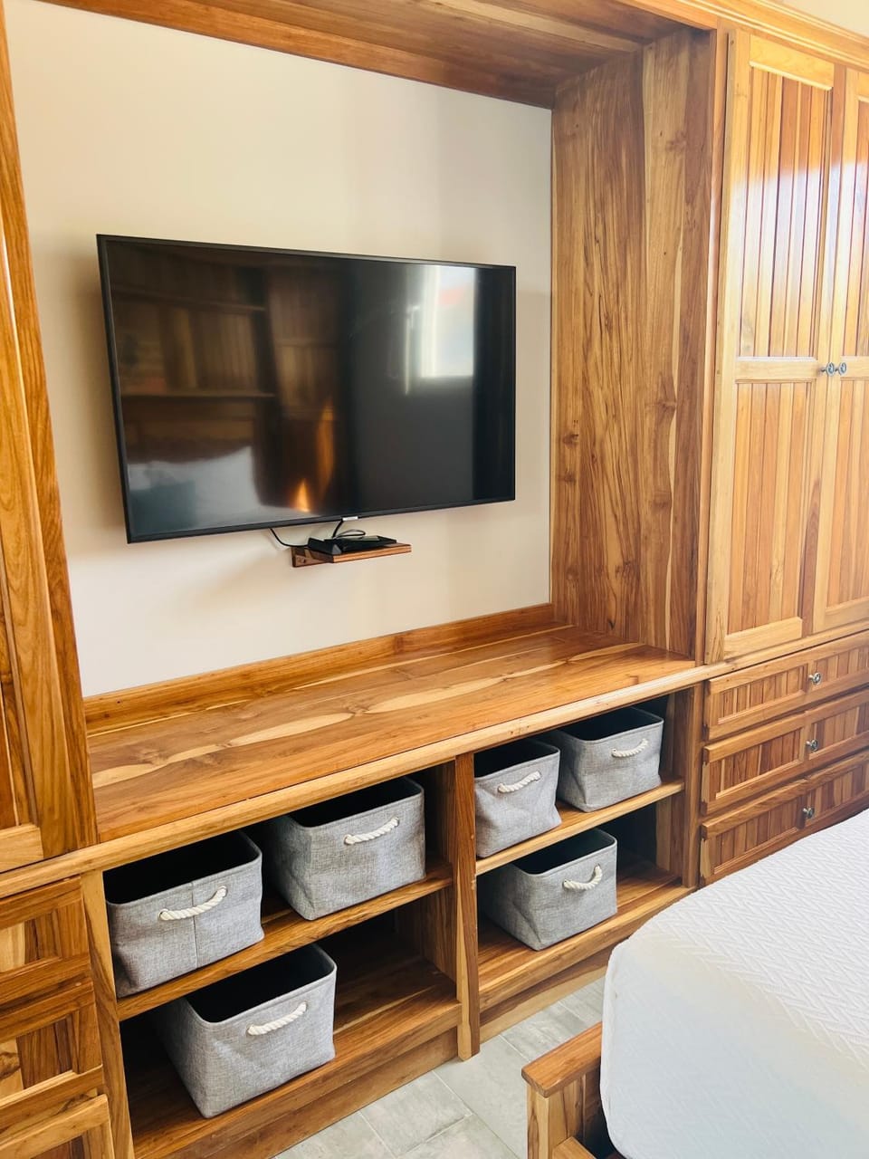 Bedroom, wardrobe