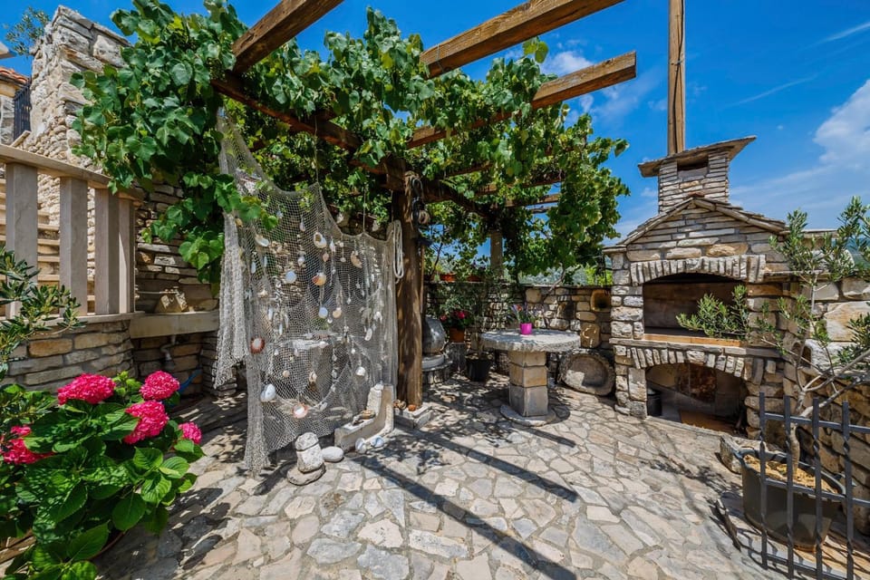 Ganče in Gustirna (Haus für 6 Personen) House in Šibenik-Knin County, Croatia