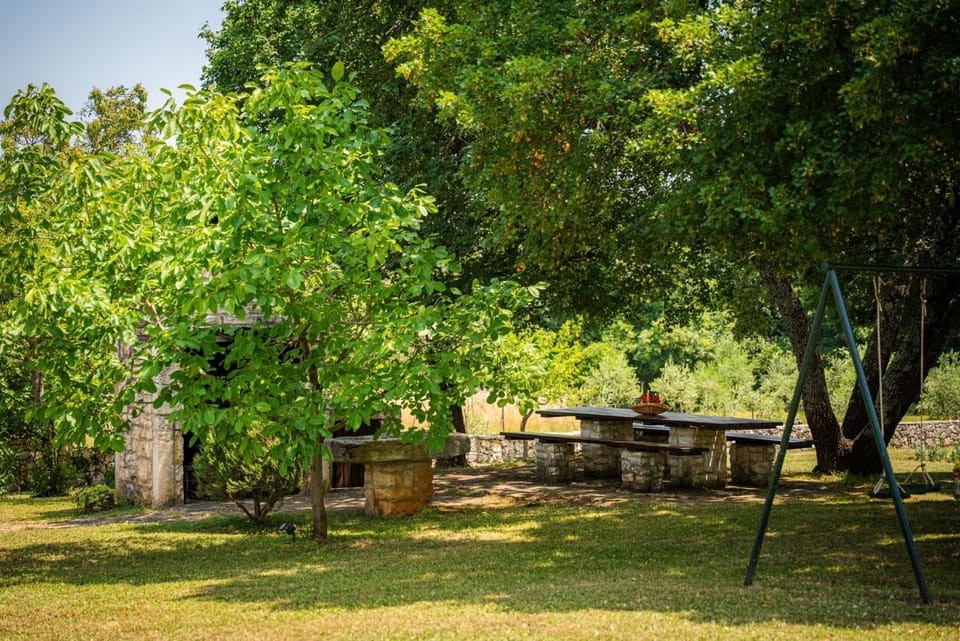Lijana in Bratulići (Haus für 4 Personen) House in Istria County