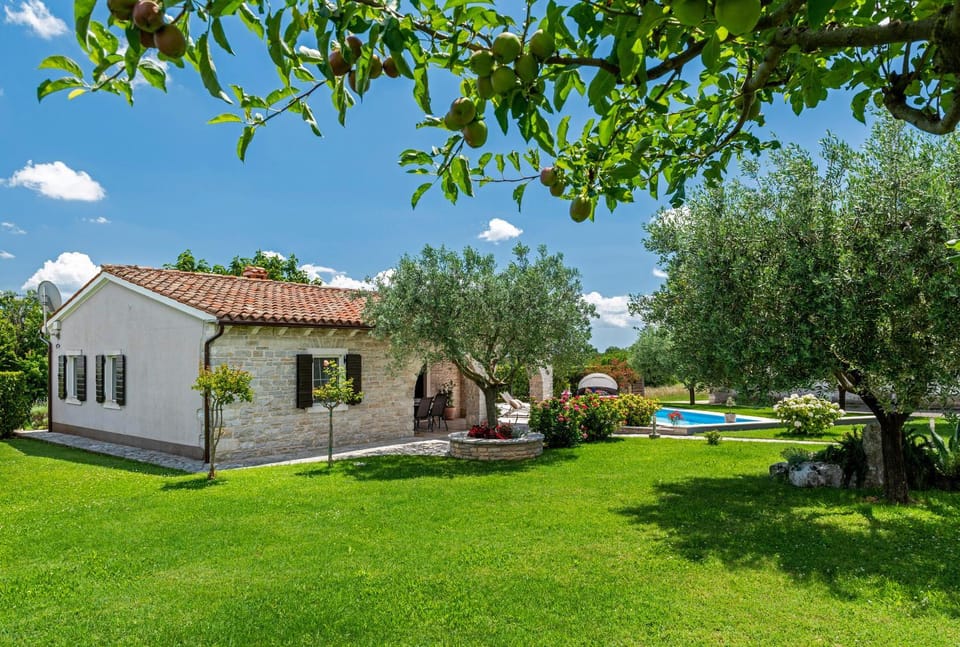 Istranka in Frkeči (Haus für 4 Personen) House in Istria County