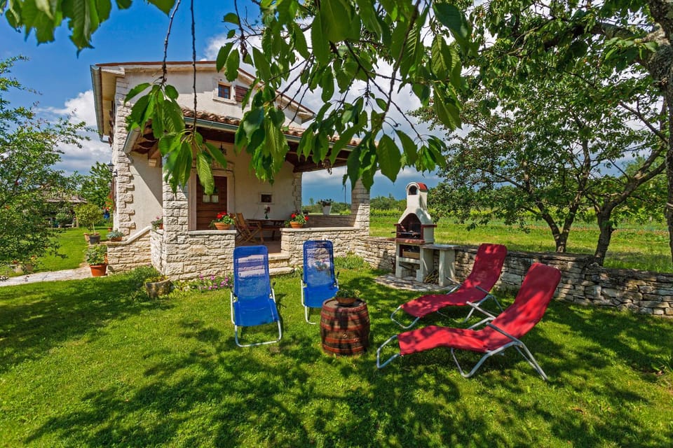 Galant in Prkačini (Haus für 4-5 Personen) House in Istria County