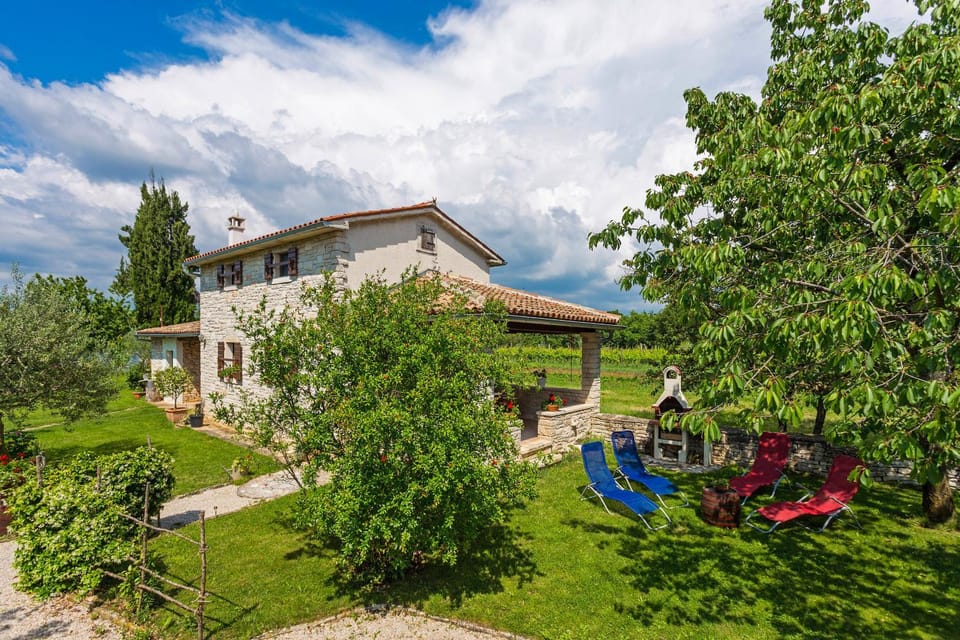 Galant in Prkačini (Haus für 4-5 Personen) House in Istria County