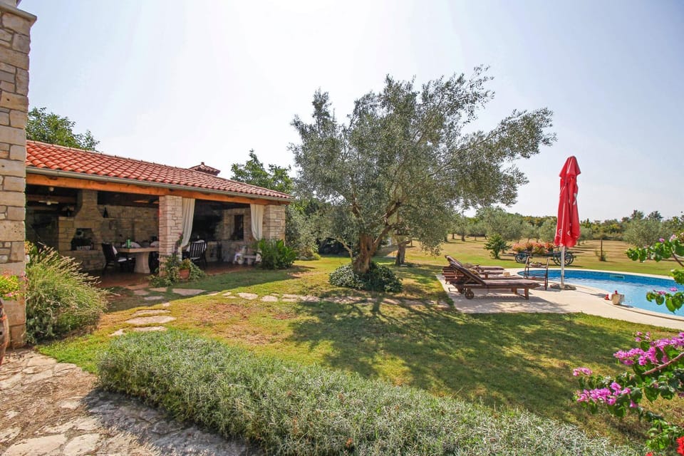 Šalvela in Šalvela (Haus für 4-6 Personen) Villa in Vodnjan
