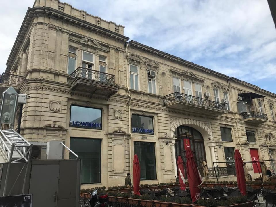 Facade/entrance