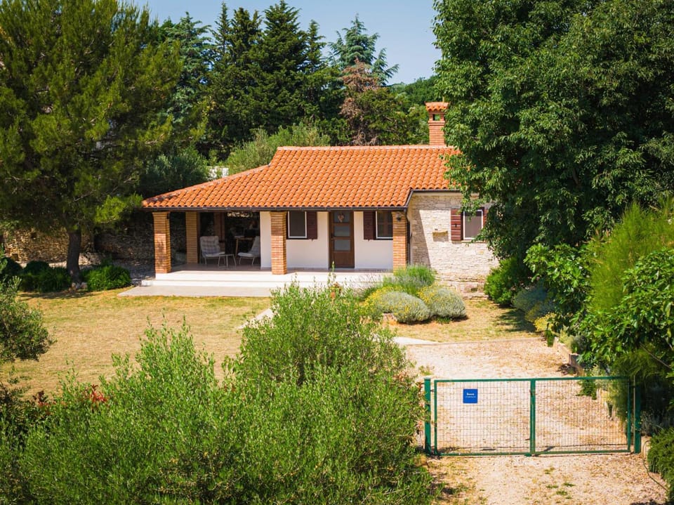 Rose-Marin in Medulin (Haus für 2 Personen) House in Medulin