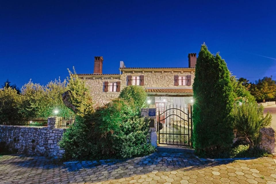 Albino in Kršan (Haus für 6 Personen) Villa in Istria County