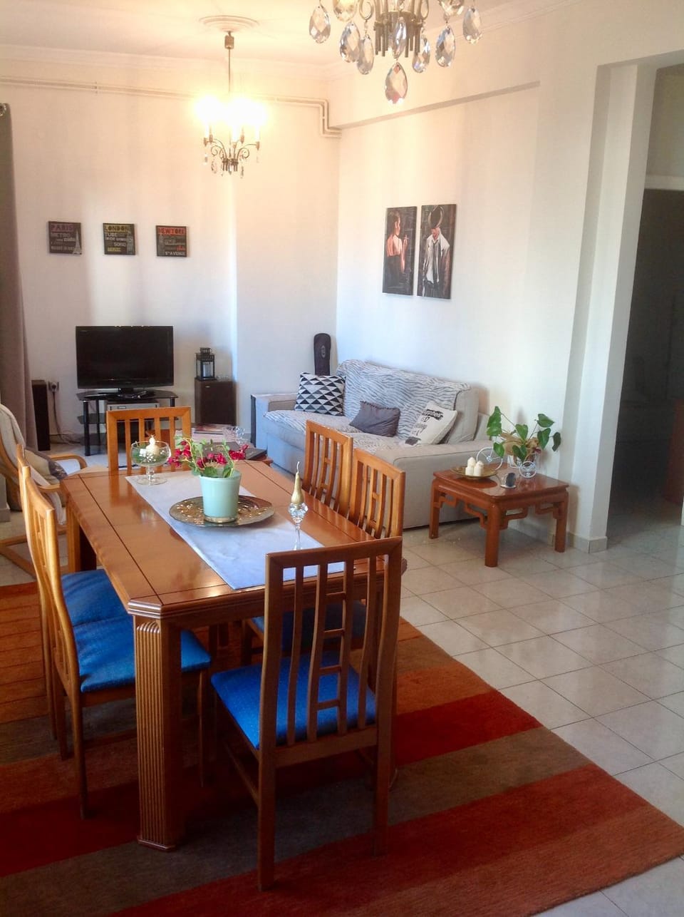 Seating area, Dining area