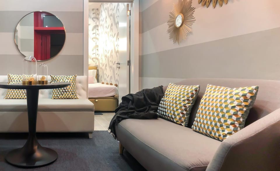 Living room, Seating area