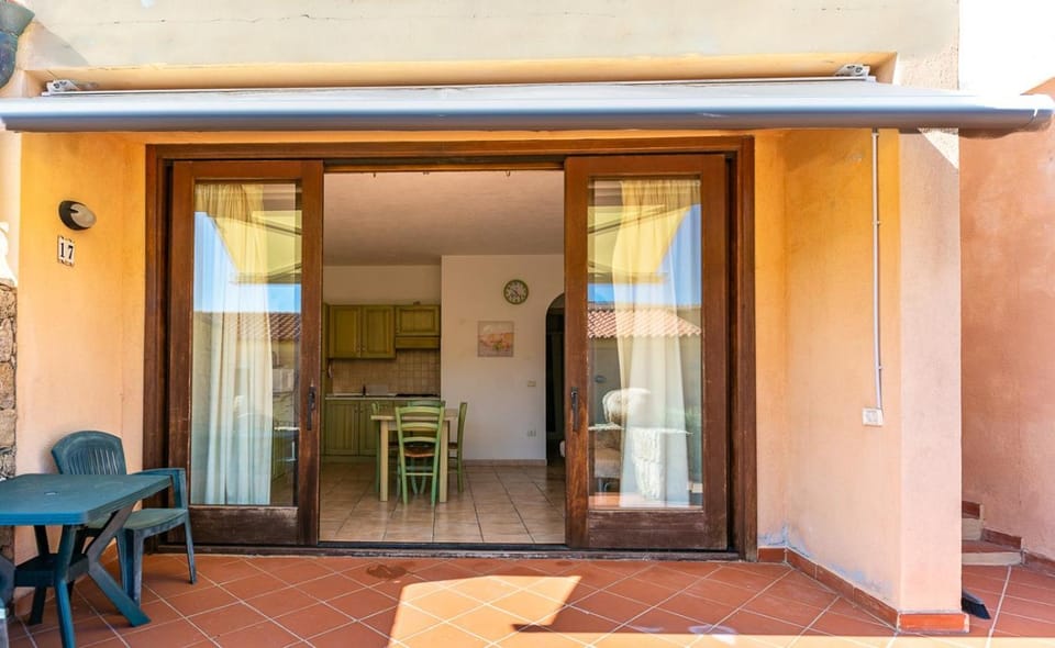 Patio, Day, View (from property/room), Balcony/Terrace, Living room, Seating area, Dining area
