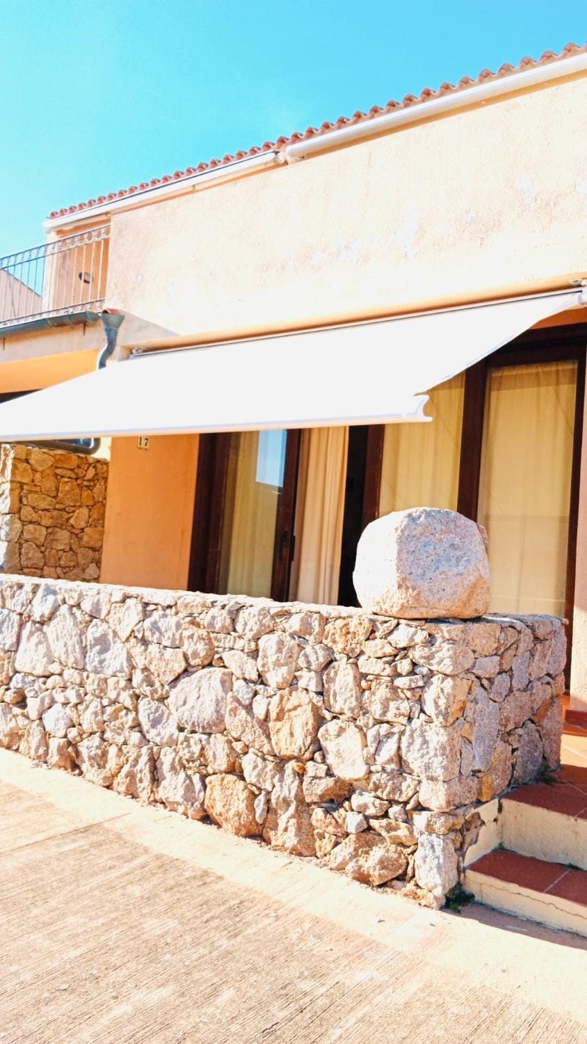 Property building, Facade/entrance, Solarium, Balcony/Terrace