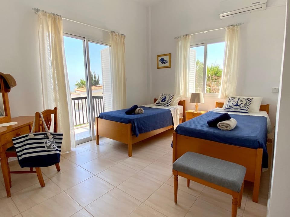 Balcony/Terrace, Photo of the whole room, Bedroom, Garden view