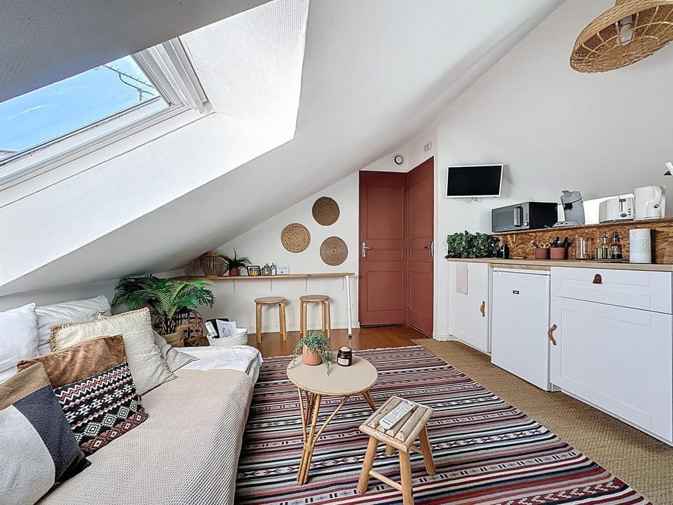 TV and multimedia, Kitchen or kitchenette, Living room, oven