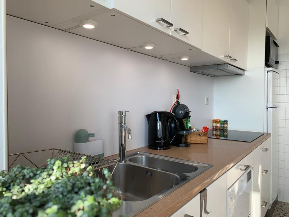 Coffee/tea facilities, Kitchen or kitchenette