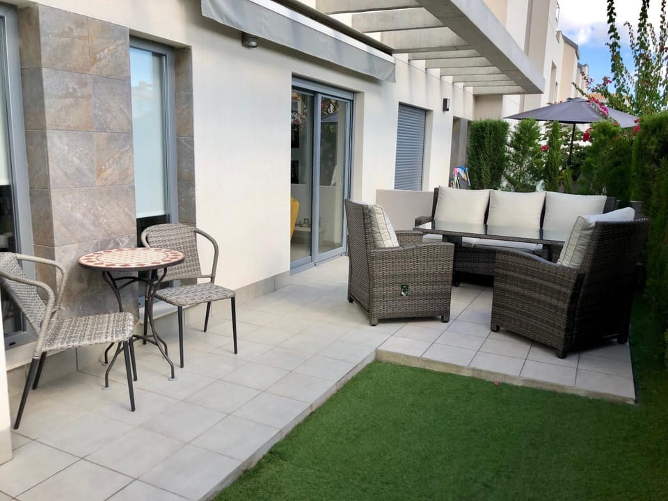 Property building, Patio, Balcony/Terrace, Seating area