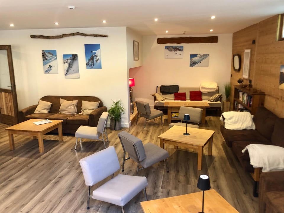 GITE LES GUIBERTES Bed and Breakfast in La Salle-les-Alpes