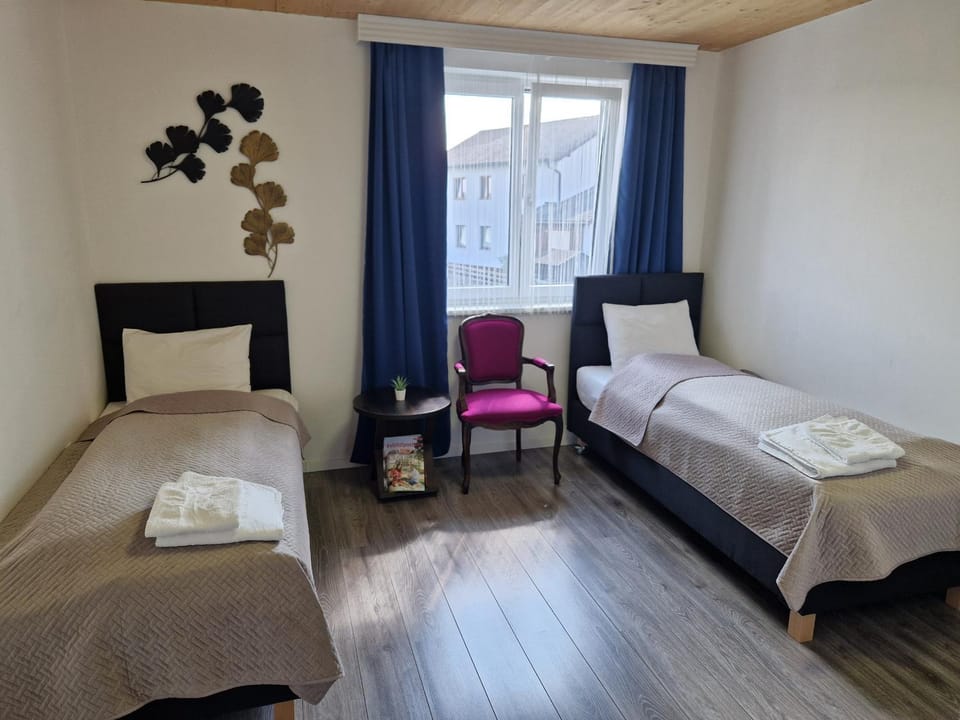 Photo of the whole room, Bedroom