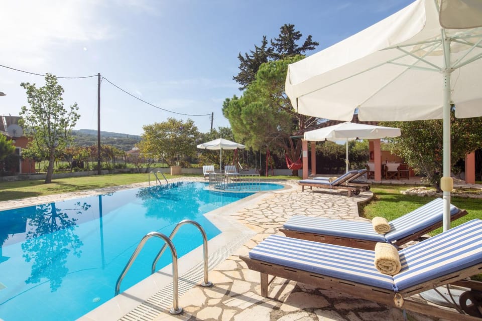Day, Garden, Garden view, Pool view, Swimming pool, sunbed