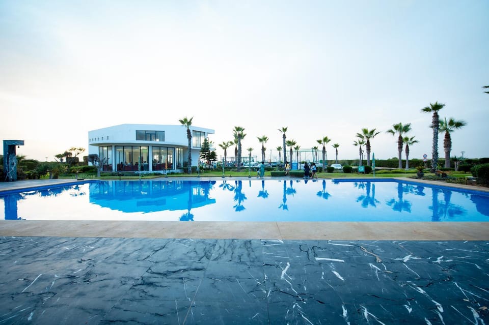 Day, Pool view, Swimming pool, Swimming pool, sunbed