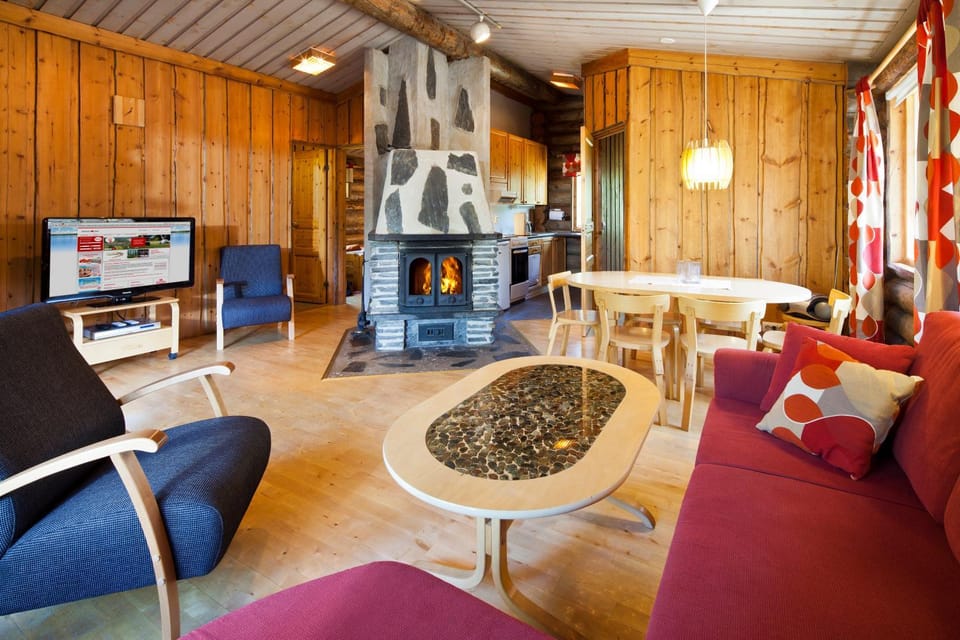 TV and multimedia, Living room, Photo of the whole room, Seating area, Dining area