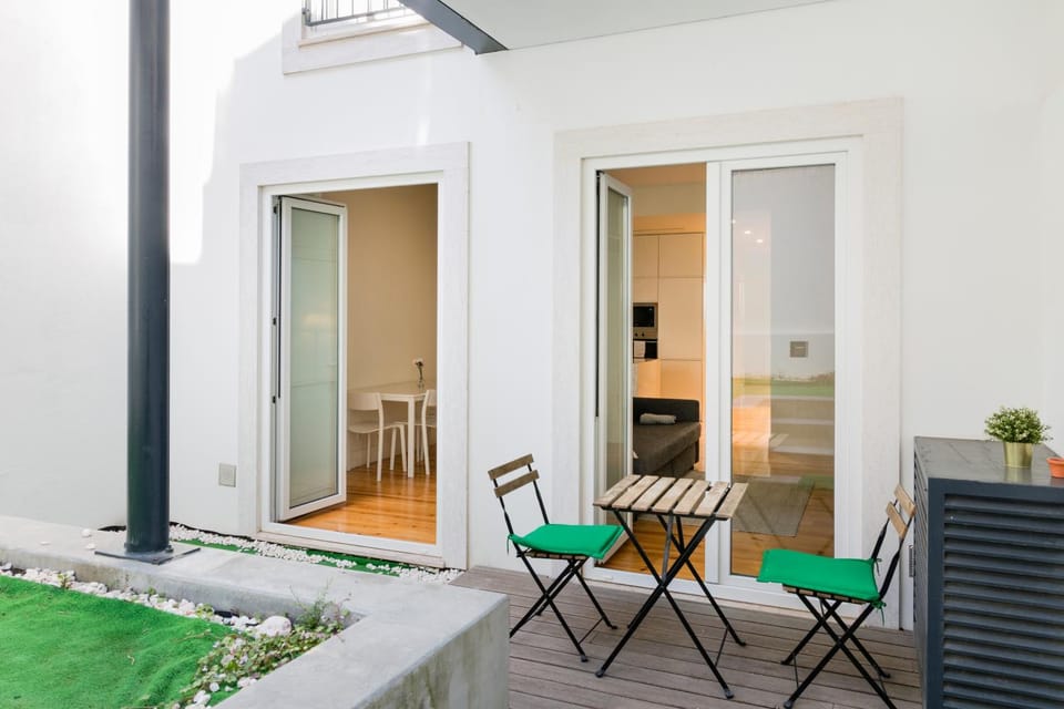 Senhora do Monte Apartment 1(dto) with Outdoor Area Apartment in Lisbon