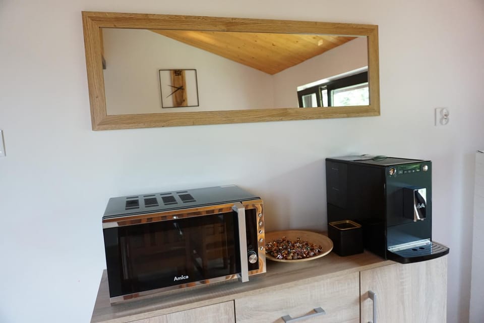 Coffee/tea facilities, microwave