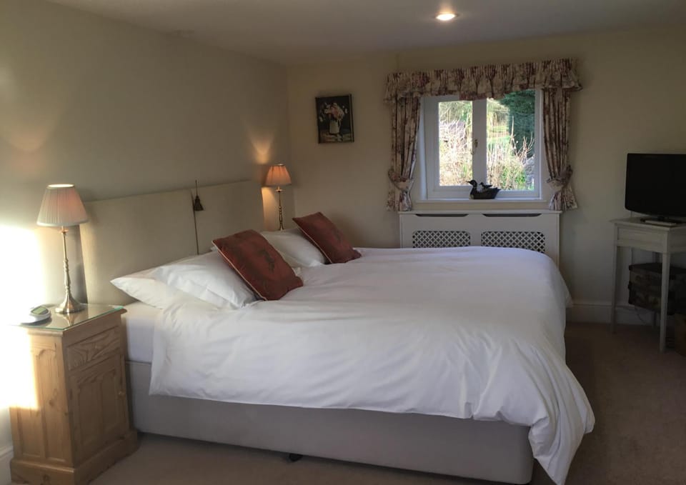 Gorse Farm House B&B Bed and Breakfast in North Dorset District