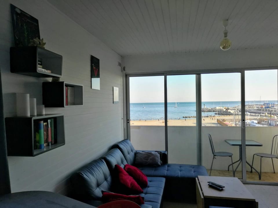 Living room, Sea view