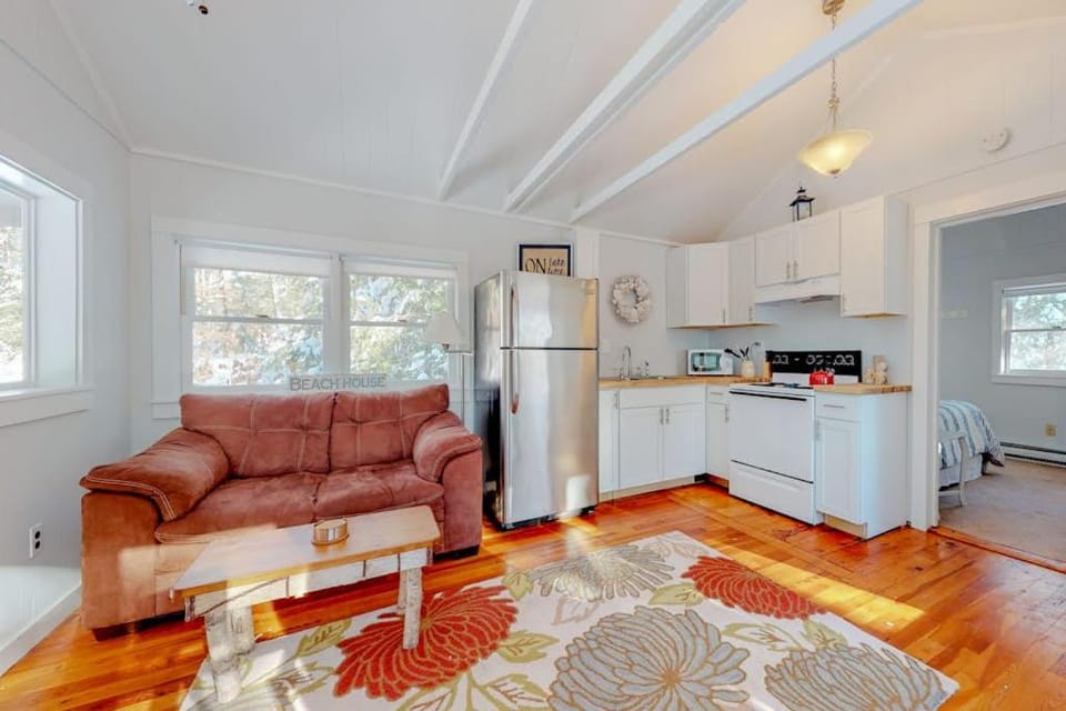 Lake Time Cottage House in Orland