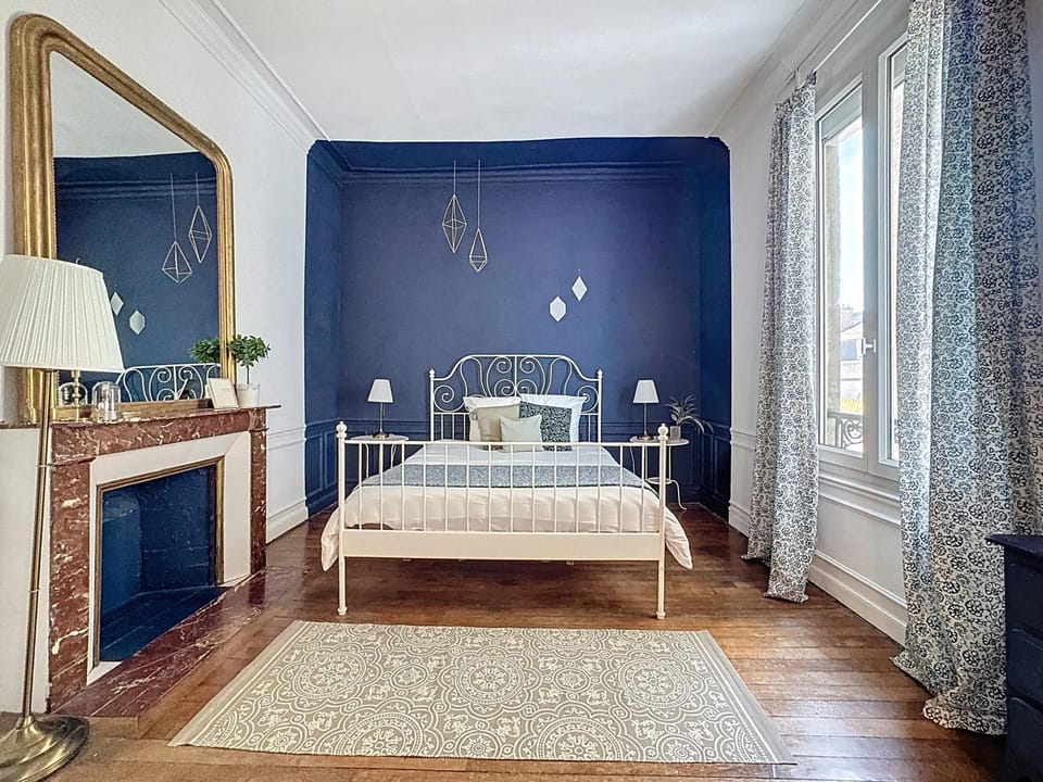 Bed, Photo of the whole room