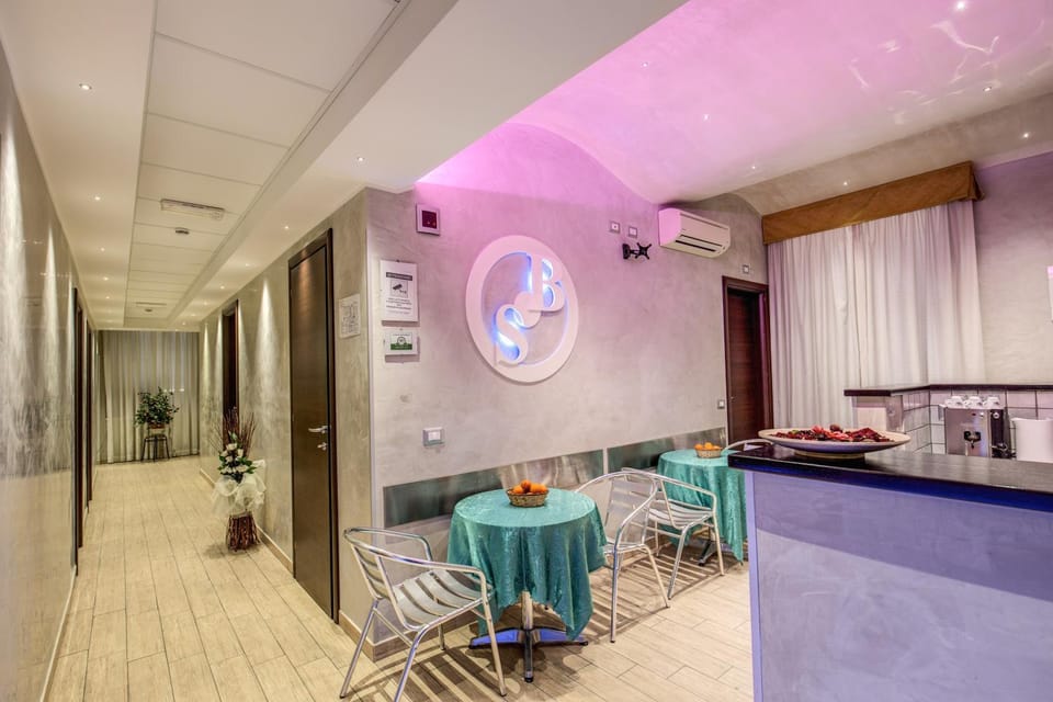 Kitchen or kitchenette, Living room, Seating area