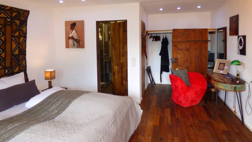 Bed, Photo of the whole room
