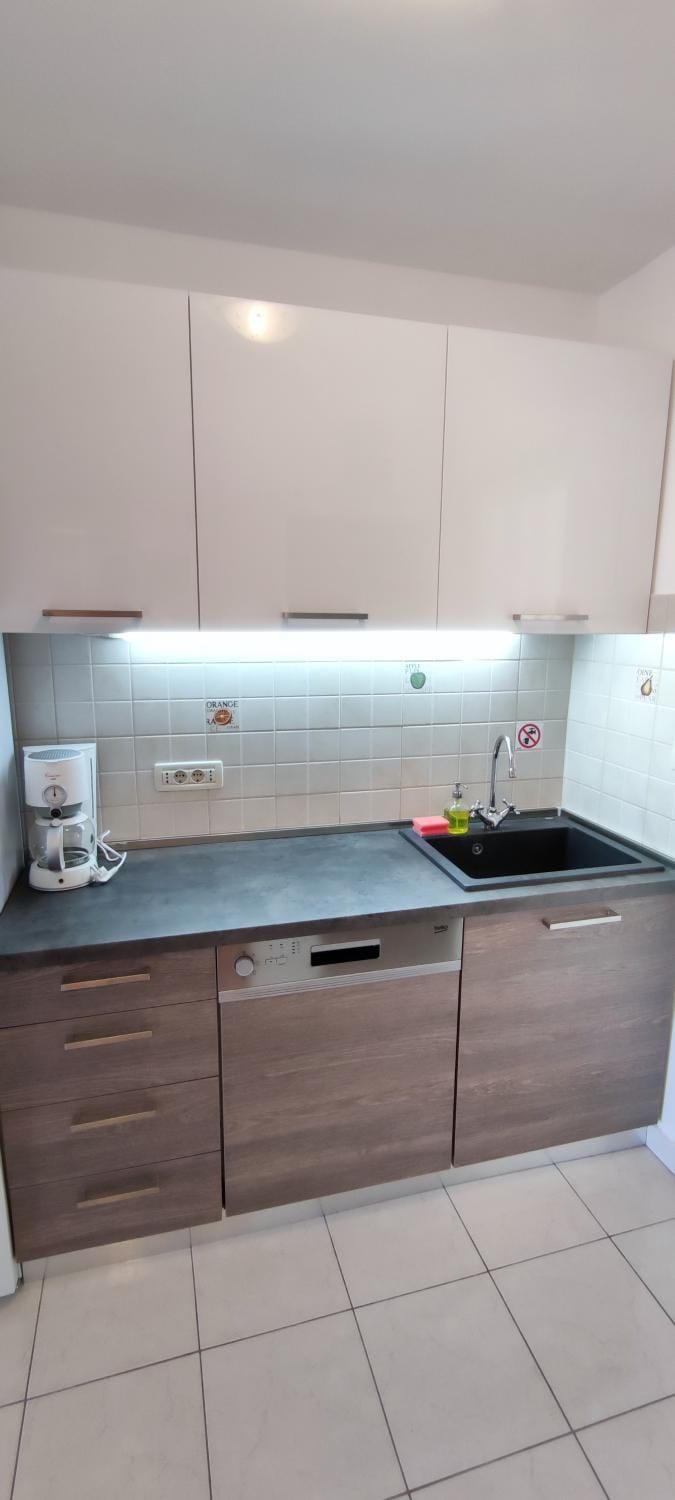 Kitchen or kitchenette
