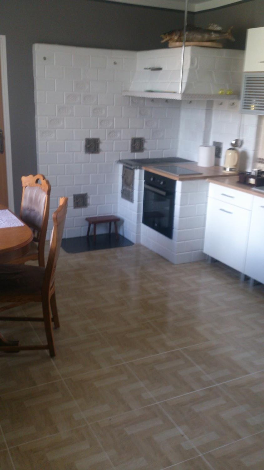 Kitchen or kitchenette, Photo of the whole room, Dining area