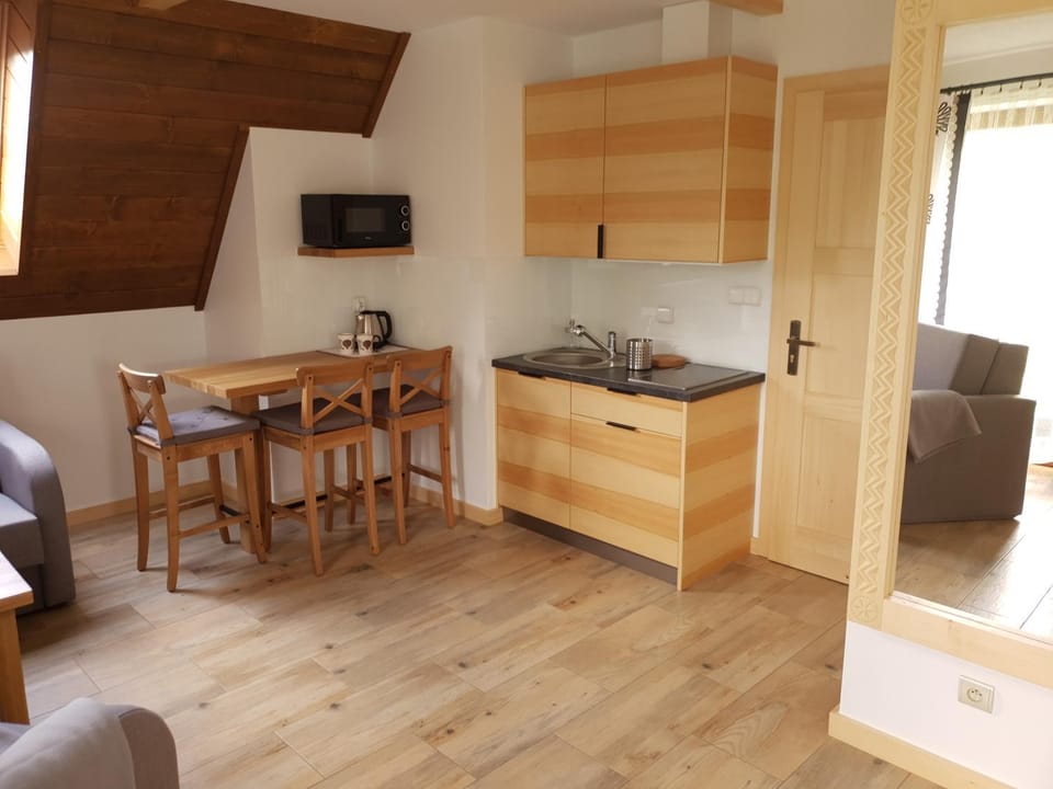 Kitchen or kitchenette, Photo of the whole room