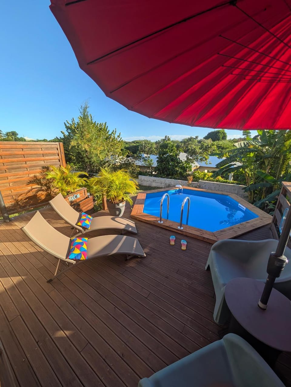 Patio, Pool view, Swimming pool, sunbed