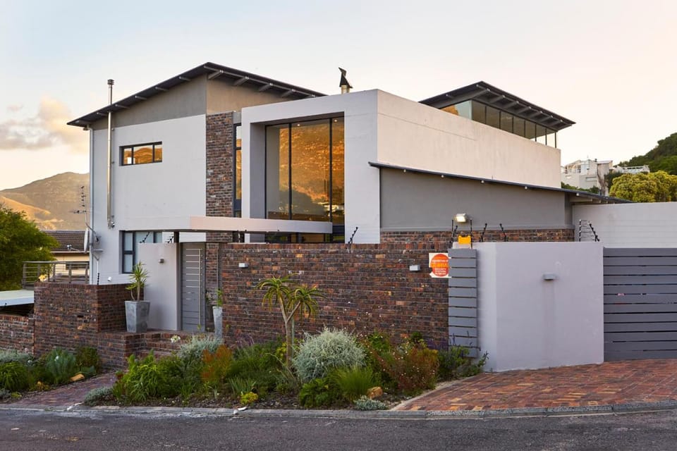 Property building, Natural landscape, Mountain view