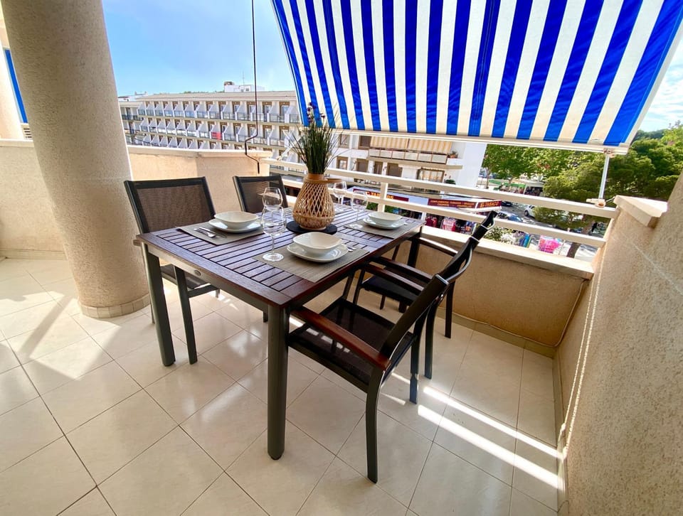 Balcony/Terrace, Dining area, Lunch, Dinner, Sunset