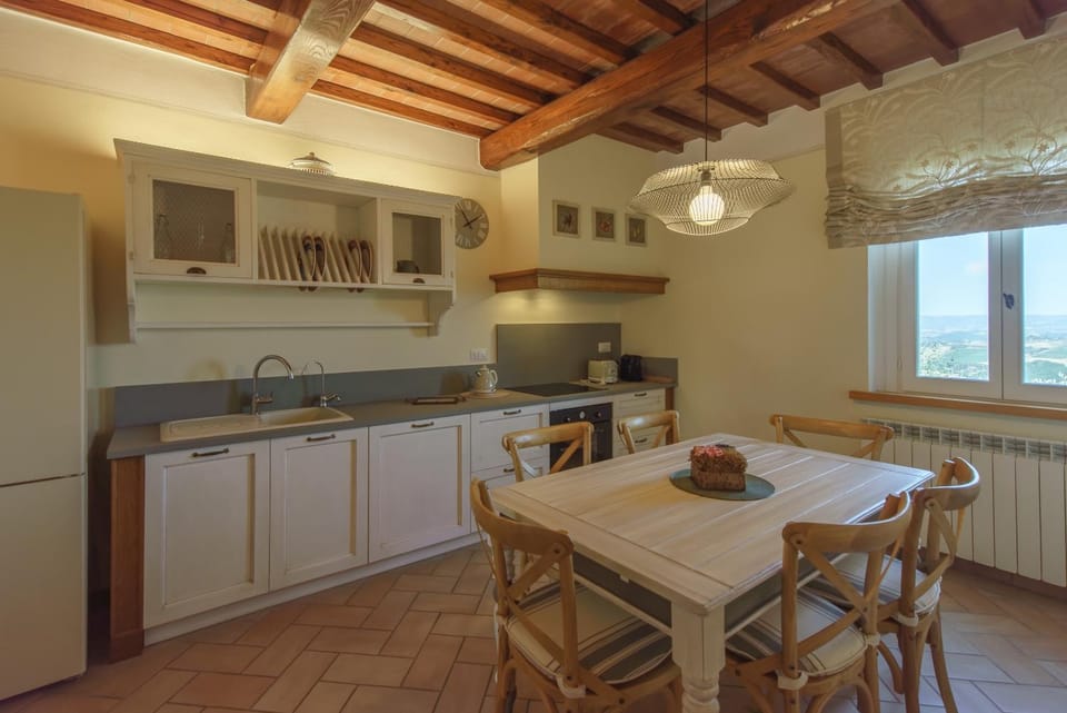 Kitchen or kitchenette, Dining area, dishwasher, oven, pet friendly, stove